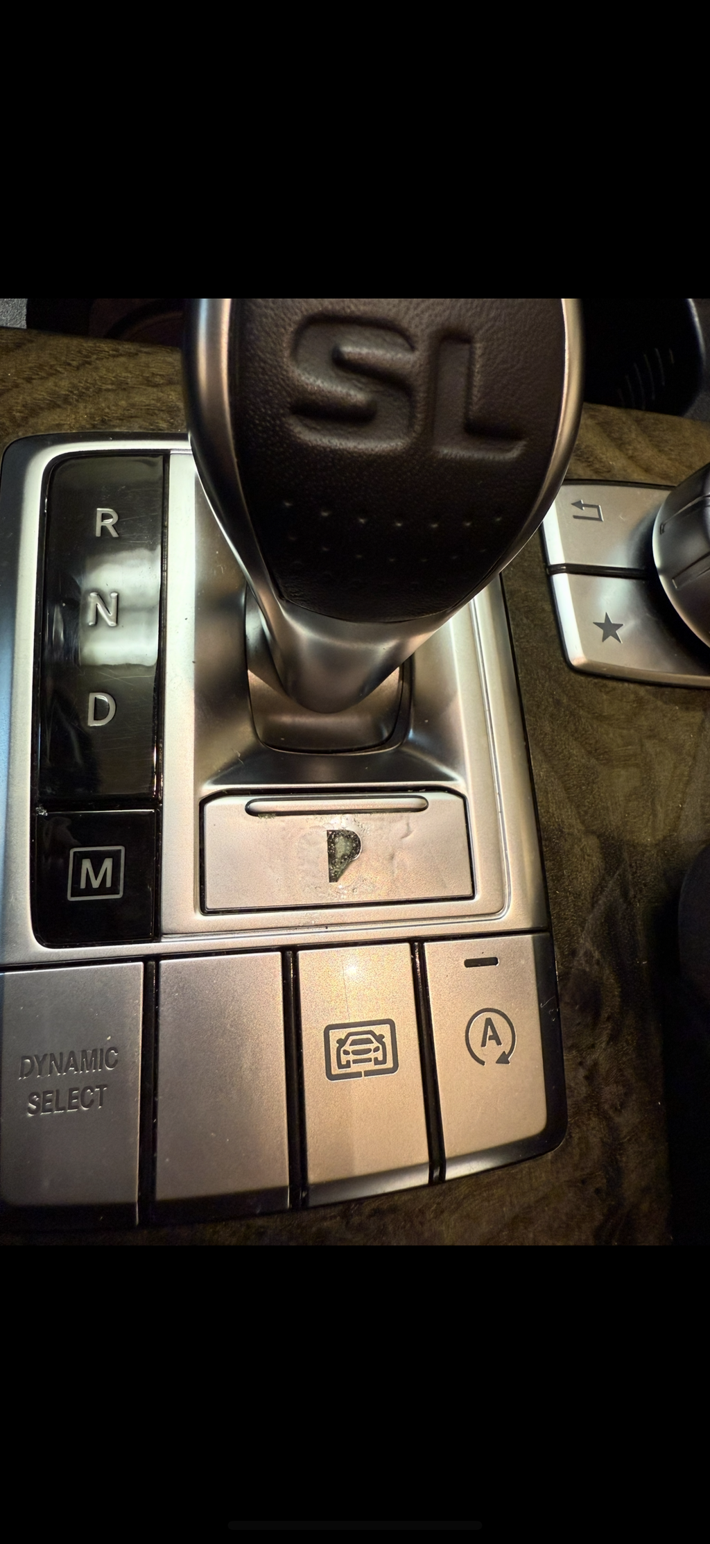 MERCEDES SL and INFINITI QX 30 parking button