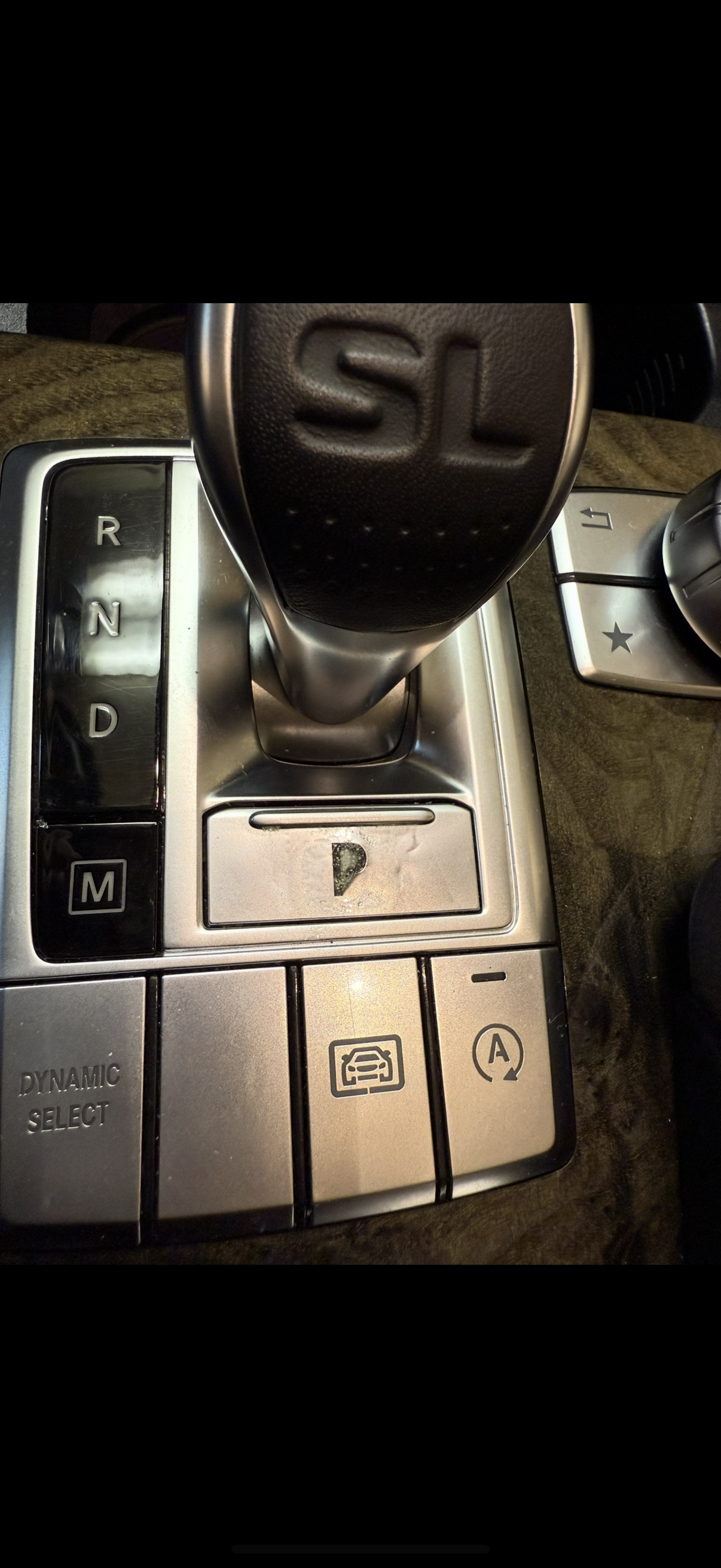 MERCEDES SL and INFINITI QX 30 parking button